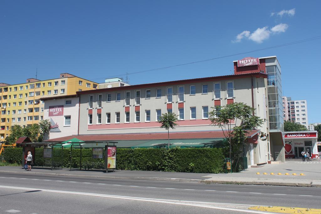 多米尼卡酒店 布拉迪斯拉发 外观 照片